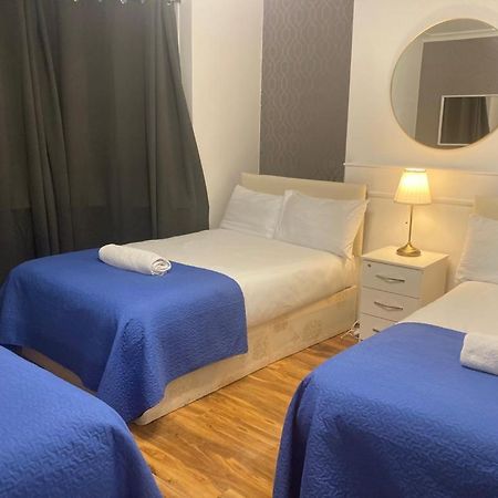 Twin Towerd Hotel Лондон Экстерьер фото