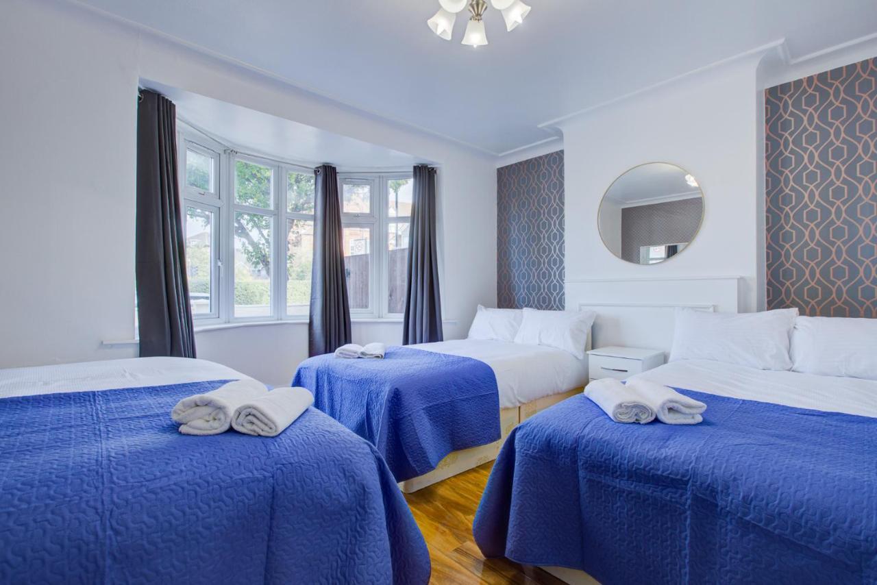 Twin Towerd Hotel Лондон Экстерьер фото
