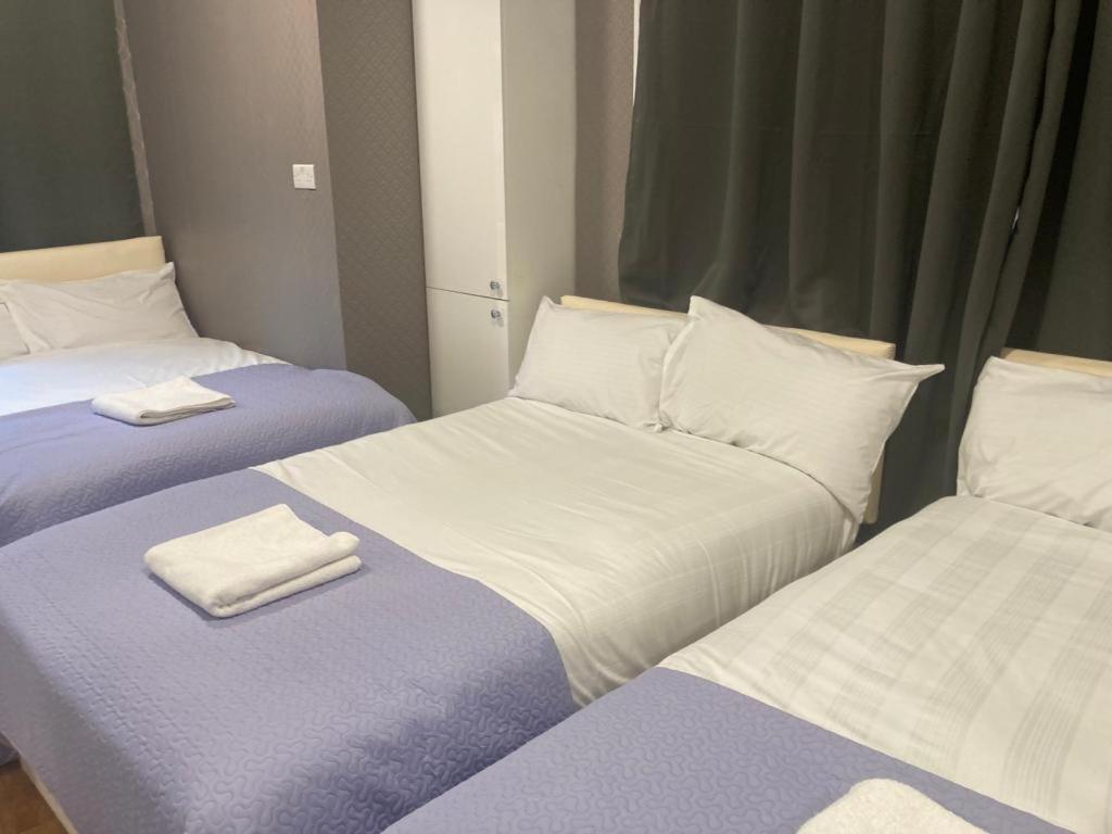 Twin Towerd Hotel Лондон Экстерьер фото